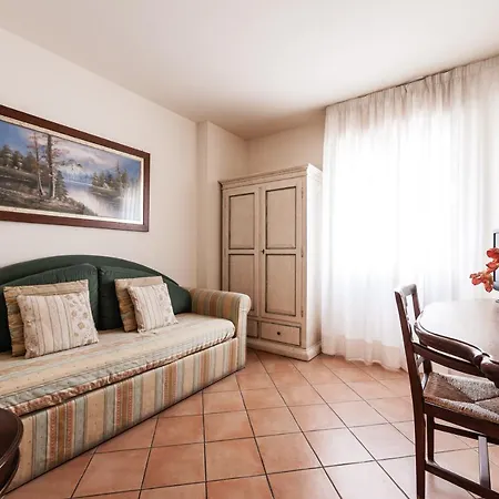 Aparthotel Isola Cisanello 2*