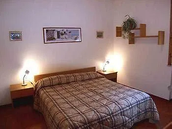 公寓式酒店 伊索拉豪园西塞内罗公寓 2*