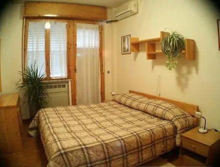 Isola Cisanello 2* פיזה